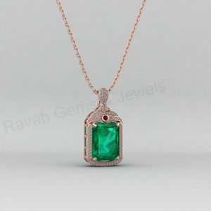 Collier pendentif artisanal en or 18 carats et argent 925 avec émeraude, quartz et zircon cubique, style Art Déco, tendance, design chrétien, bijoux fins pour femmes - Product Image 4