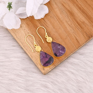 Pendientes colgantes de latón con estrella y amatista, chapados en oro, para diseño personalizado, fabricante de joyería de moda. - Product Image 3