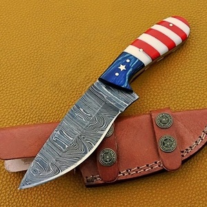 Couteau de chasse artisanal en acier Damas de qualité industrielle avec manche en Razen et étui en cuir pour le camping en plein air - Product Image 3
