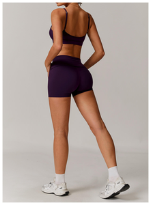 Conjunto de Yoga de 2 Piezas, Top Corto con Tirantes Finos y Cuello en V, Pantalones Cortos de Cintura Alta, Ropa Deportiva Transpirable y Absorbente de Sudor - Product Image 2