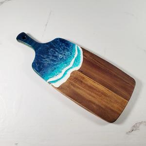 Tabla de Cortar Premium Hecha a Mano de Madera y Resina con Diseño de Vetas Naturales para Preparación de Alimentos en la Cocina, Servicio y Venta al por Mayor - Product Image 2