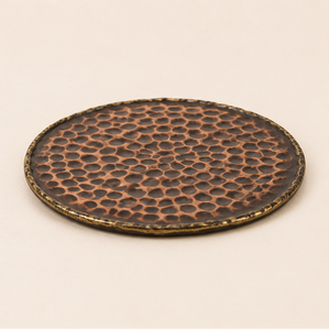 Ensemble de sous-verres en cuivre martelé avec support antidérapant rembourré, sous-verres ronds élégants en métal pour tasses à café et verres à vin - Product Image 6