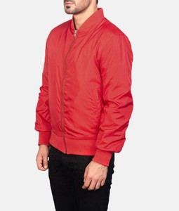 เสื้อแจ็คเก็ตบอมเบอร์สีแดงสำหรับผู้ชาย สีพื้น ปิดด้วยซิป คอตั้ง สไตล์ลำลอง ผลิตจากโพลีเอสเตอร์ เหมาะสำหรับใส่ในฤดูใบไม้ร่วง - Product Image 2
