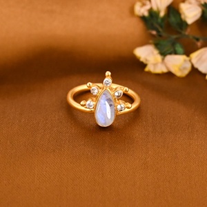 Anillo de Latón Chapado en Oro con Piedra Lunar Arcoíris Natural y Circonita Cúbica, Joyería de Moda para Mujer - Product Image 1