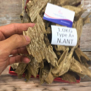 Copeaux d'agarwood du Vietnam, matériau boisé pour bâtonnets d'encens et mélange de bakhoor, aromatique - Product Image 1