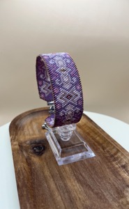 Bracelet Perlé Fait Main Motif Dégradé Violet Rose Blanc Bijou Exquis et Tendance Cadeau Idéal - Product Image 4