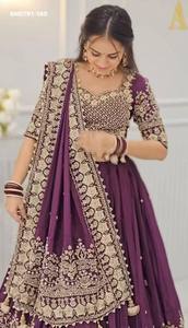 Increíble Conjunto de Lehenga-Choli Morado con Bordado de Hilo y Lentejuelas, Aspecto Magnífico en Faux Georgette, Venta al Por Mayor - Product Image 3
