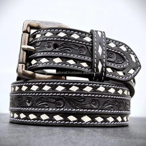 Ceinture en cuir western pour homme, confectionnée sur mesure, avec des motifs floraux gravés à la main, avec boucle en laiton interchangeable - Product Image 4
