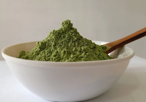 Poudre d'herbe d'alfalfa séchée 100 % naturelle HPValia, ingrédient botanique vert, paquet de 200 g pour smoothies et formulations alimentaires en vrac - Product Image 2