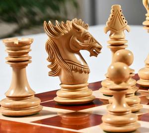 Élégantes pièces d'échecs en bois triplement lestées de la série Empire Sikh, avec un roi de 4,5 pouces, en ébène véritable et bois de buxus, au meilleur prix - Product Image 1