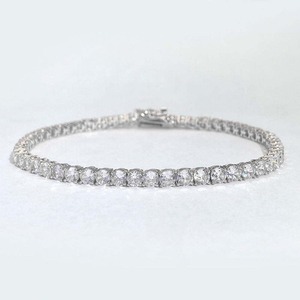 Pulsera de Diamantes Cultivados en Laboratorio con Corte Brillante Redondo, Joyería de Diamantes Elegante y de Lujo, Regalo para Mujer, en Venta - Product Image 1