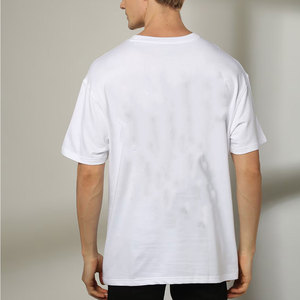 Camiseta de lujo personalizada, de tela gruesa, con impresión de logotipo, cuello redondo, camiseta básica extragrande para hombre. - Product Image 3