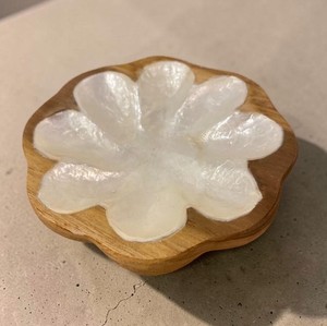 Bol à fleurs en bois fait main unique avec incrustation de coquillages nacrés, plat décoratif naturel pour la décoration de table et le service à dîner - Product Image 1