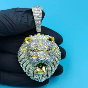 Bijoux Hip Hop, diamants VVS glacés, plaqué or, argent sterling 925, logo personnalisé, certifié IGI, pendentif fait maison - Product Image 1