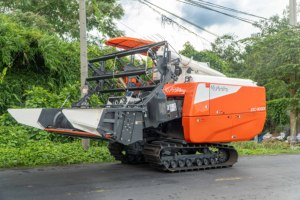 Cosechadora Combinada Kubota DC108X de Alta Capacidad, Máquina Comercial para la Cosecha de Arroz para Grandes Operaciones Agrícolas - Product Image 2
