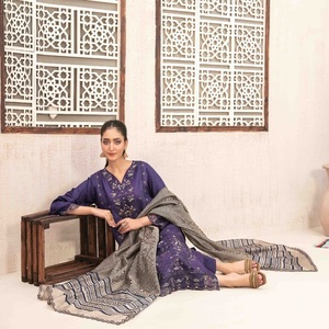 Salwar Kameez pakistaní de marca para niñas, trajes de viscosa bordados, trajes listos para usar, trajes de venta completa cosidos indios, trajes paquistaníes - Product Image 4