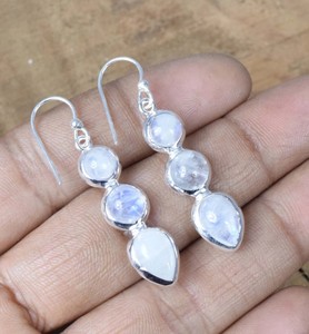 Pendientes colgantes de estilo bohemio de Plata de Ley 925 con tres gemas de piedra lunar arcoíris lindo regalo de boda de aniversario para mujeres/esposas - Product Image 6