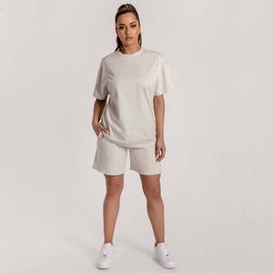Vêtements pour femmes personnalisés, t-shirt décontracté d'été et ensemble court en deux pièces, ensemble court en deux pièces pour femmes - Product Image 4