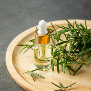 Huile Essentielle de Théier Naturelle en Gros OEM, 100% Pure de Qualité Thérapeutique pour Soins de la Peau, Soins Capillaires et Aromathérapie, Fournisseur en Vrac - Product Image 1