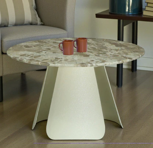 Table basse ronde en marbre avec base sphérique en laiton et bordure en bois, design moderne et luxueux, disponible à prix de gros. - Product Image 6