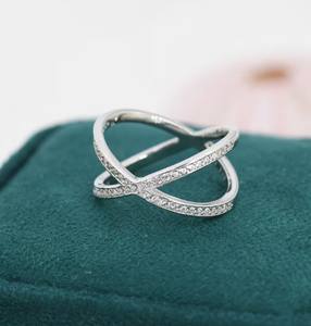 แหวนรูปกากบาท CZ ทำจากเงินสเตอร์ลิง แหวนรูปกากบาท แหวนรูปตัว X แหวนไขว้ แหวนทรงเรขาคณิตและมินิมอล - Product Image 1