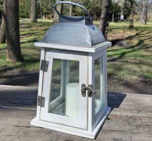 Farol de Madera Estilo Rústico con Tapa Metálica, Decorativo para Interiores y Exteriores, Ideal como Centro de Mesa Navideño - Product Image 2