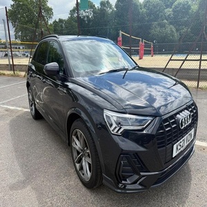 BONNE AFFAIRE 2021 Q3 1.5 TFSI COD 35 BLACK EDIITION S TRONIIC EURO 6 5DR - Product Image 1