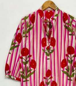 Túnica Kurta de Algodón con Estampado Floral Hecha a Mano: Kimono Boho para Estar en Casa - Product Image 3