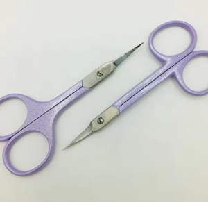 Tijeras para Cutículas de Acero Inoxidable de Alta Calidad, Hoja Recta con Acabado Espejo, Mango de Cerámica, Seguras para Manicura, Punta de Flecha - Product Image 3