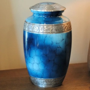 Urne funéraire pour animaux de compagnie en métal noir et or avec empreintes de pattes, pot commémoratif décoratif, urne en laiton artisanale, traditionnelle - Product Image 5
