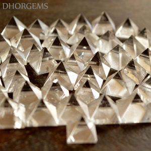 Pirámide de Cristal Natural Tallada a Mano, Bolas de Cuarzo para Decoración del Hogar, Piedra Preciosa con Patrón de Bola de Chakra - Product Image 5