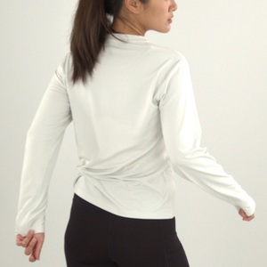 Hauts actifs pour femmes en bambou et polyester respirants et écologiques, à séchage rapide et antibactériens - Product Image 2