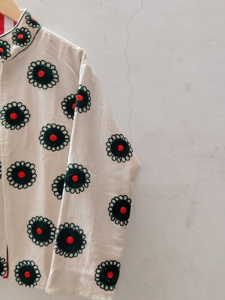 Chaqueta de Terciopelo Bordada para Mujer |   Chaqueta Floral Artesanal India |   Chaqueta de Terciopelo Hecha a Mano de Primera Calidad - Product Image 4