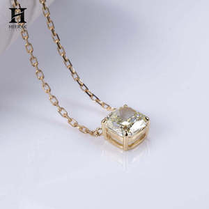 Collar con Colgante de Diamante Corte Cojín en Oro de 18K, Joyería Fina de Lujo - Product Image 4