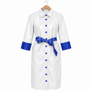 Robe chemise en cuir blanc HMR Sorority Sisterhood avec poignets contrastants bleus et ceinture, manches trois quarts, style bureau - Product Image 5