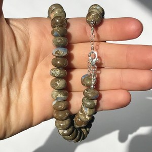 Bracelet vintage plaqué or avec perles d'opale bleue d'Oregon, sculpté à la main en argent sterling 925, bijou cadeau pierre de naissance d'octobre - Product Image 6