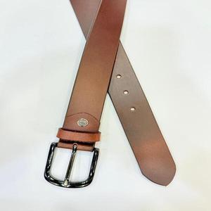 Ceinture en cuir PU pour homme avec boucle à ardillon, design classique, durable, réglable, pour jeans décontractés, tenues habillées et affaires - Product Image 2
