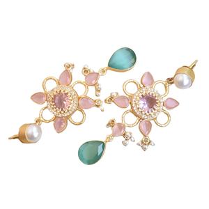 Boucles d'oreilles clous en laiton perlé, zircon, semi-précieux, plaqué rhodium, style avant-gardiste, vente en gros - Product Image 4