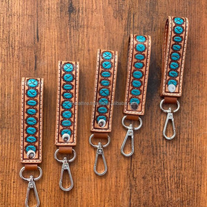 ห่วงโซ่กุญแจหนังสลักลายดอกไม้มีสไตล์พวงกุญแจหนังอุปกรณ์เสริมพวงกุญแจน่ารัก - Product Image 3