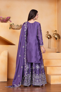 Ensemble Salwar trois pièces pour femme en soie Chinon élégante avec motif à sequins, comprenant un haut court, un pantalon palazzo fluide et un dupatta léger - Product Image 6