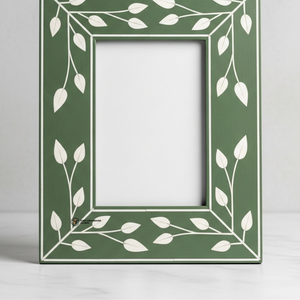 Cadre photo en bois vert artisanal, décoration de luxe pour la maison - Product Image 4