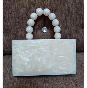 Bolso de mano de resina con asa, nuevo estilo para fiesta nupcial, para mujer, con aspecto de cartera y bolsillo. - Product Image 3
