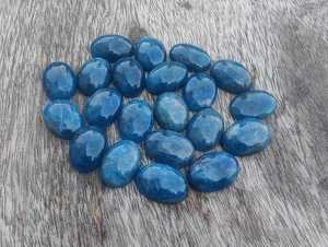 Apatite néon naturelle ovale cabochon, pierre précieuse à dos plat calibrée, pierre en vrac pour la fabrication de bijoux, fournisseur en gros - Product Image 1
