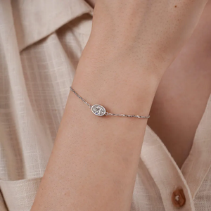 Bracelet minimaliste serti de diamants de laboratoire, 1 carat, forme ovale, diamant de laboratoire certifié D VVS2, bijoux élégants et raffinés - Product Image 4