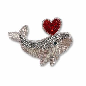 Patch brodé fait main en sequins et perles, motif baleine, avec applique cœur rouge, à coudre pour vêtements, sacs, vestes, chapeaux, artisanat DIY - Product Image 1