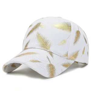 Gorra de Béisbol Unisex con Estampado de Plumas Doradas, Transpirable, de Poliéster, Talla Ajustable, Informal, para Primavera/Verano - Product Image 4