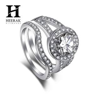Ensemble de mariage en or 14 carats avec halo de diamants - Bague de fiançailles élégante à tige fendue et alliance assortie - Product Image 6