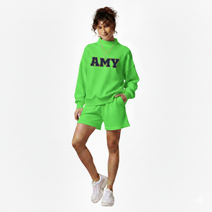 Haut décontracté à col montant pour femme avec short assorti au-dessus du genou, conçu pour un style streetwear ample, respirant et moderne pour l'hiver - Product Image 1
