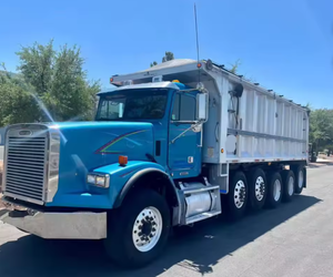 Camión Volquete Usado Freightliner FL112 2015 de 5 Ejes en EXCELENTE ESTADO, LISTO PARA ENVIAR a Todo el Mundo - Product Image 1