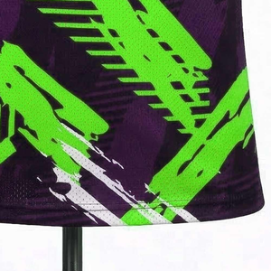 T-shirt à manches courtes pour homme, motif géométrique violet et vert, col rond, séchage rapide, tricoté, coupe ajustée, style sportif - Product Image 6